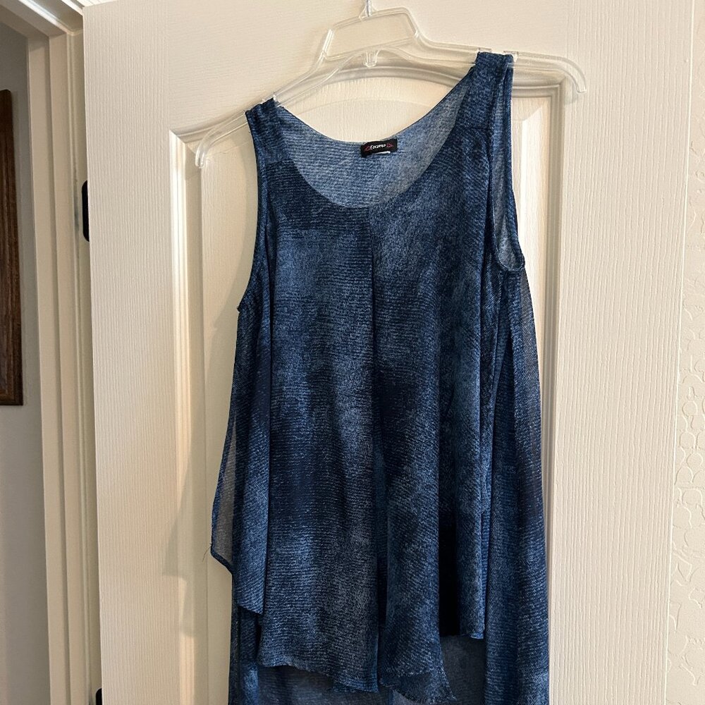 Cocomo Sleeveless flowy top Blue.  Size M